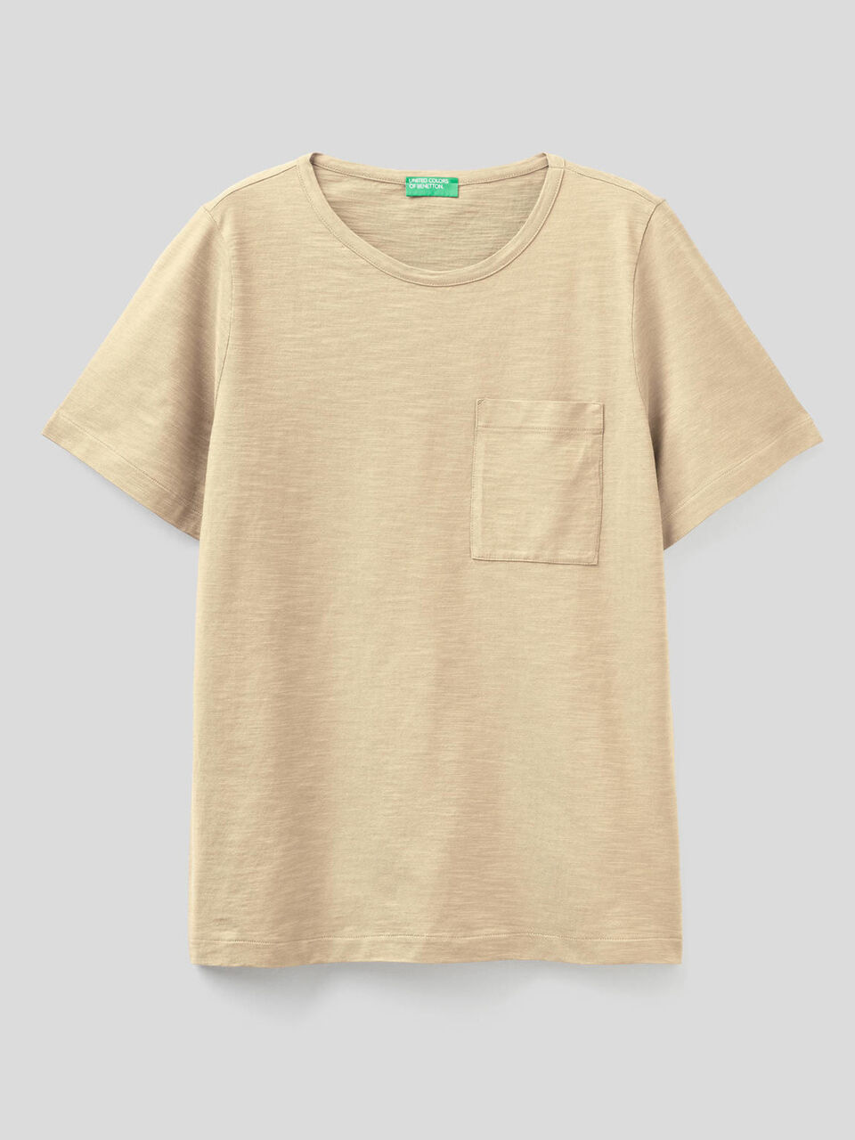 T-shirt tinta unita con taschino image number 1