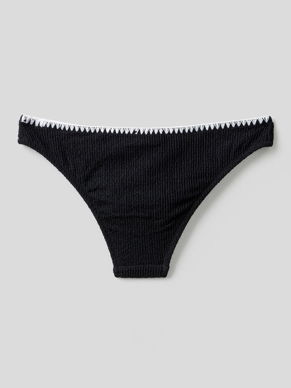 Slip costume con ricamo a constrasto image number 2