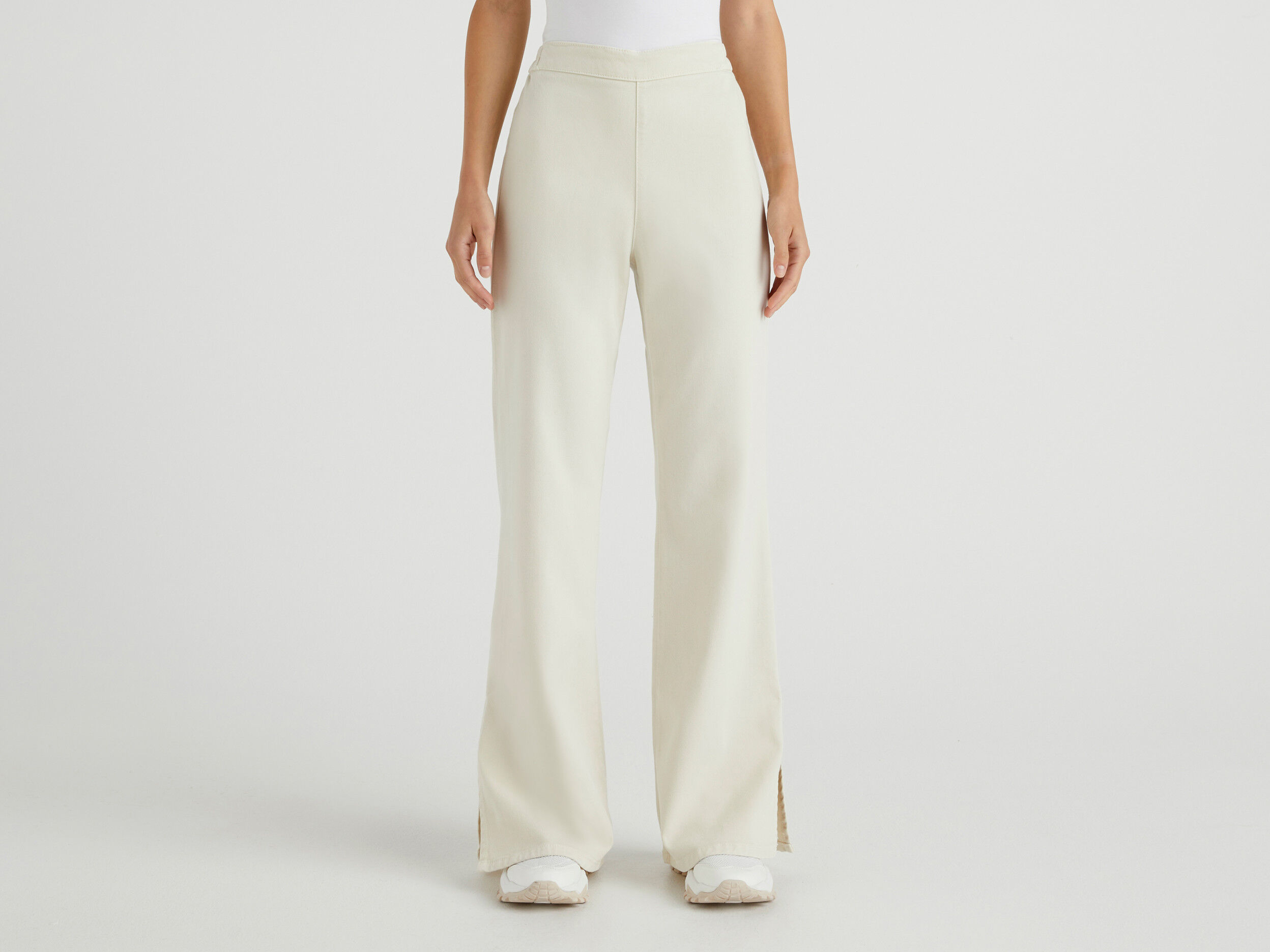 United Colors of Benetton Donna Abbigliamento Pantaloni e jeans Pantaloni Pantaloni a zampa Pantaloni A Zampa Con Spacchi 