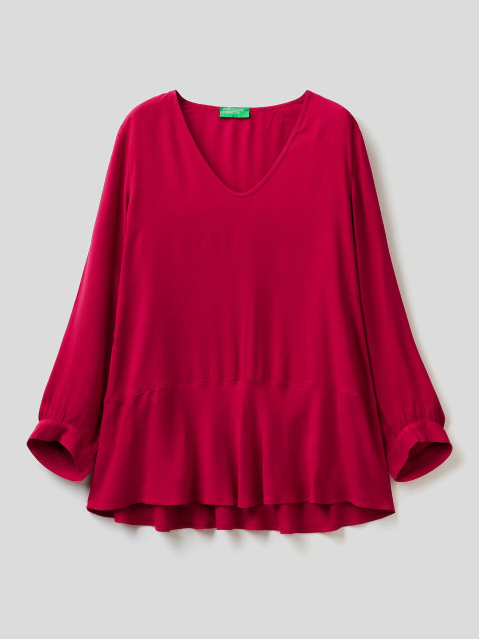 Blusa con scollo a V e balza sul fondo image number 1