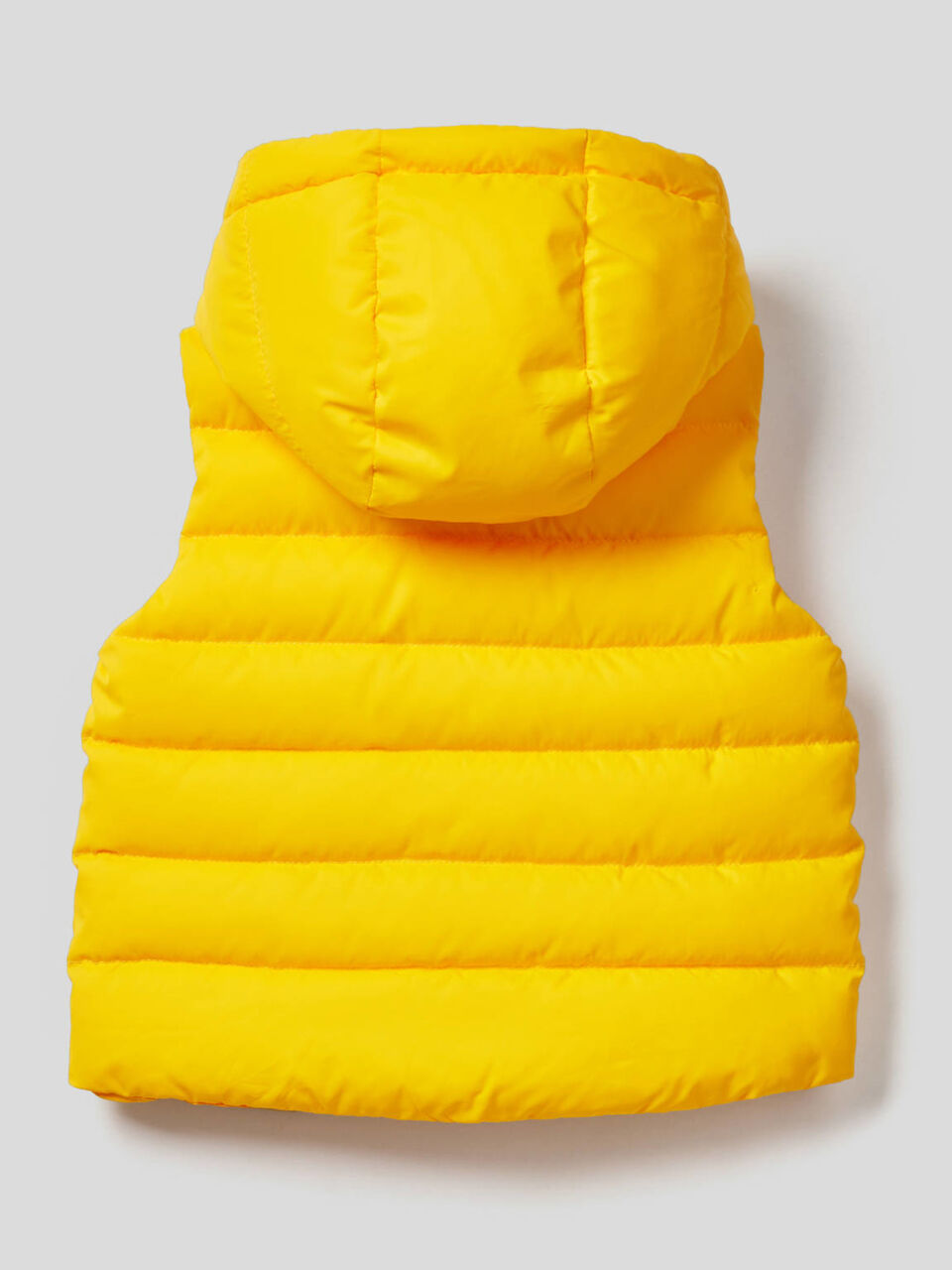 Gilet imbottito con cappuccio staccabile image number 2