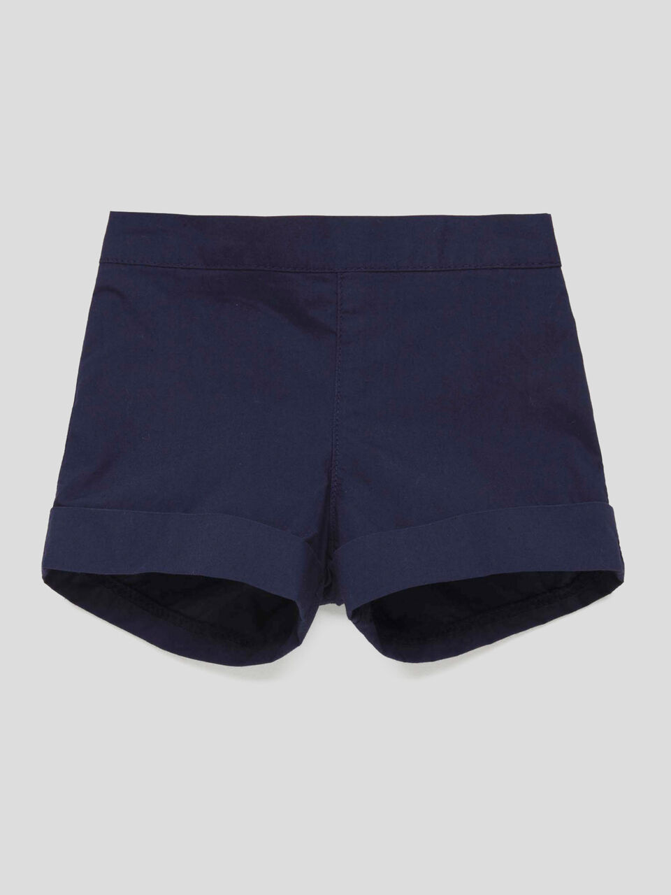 Shorts con risvolto image number 1