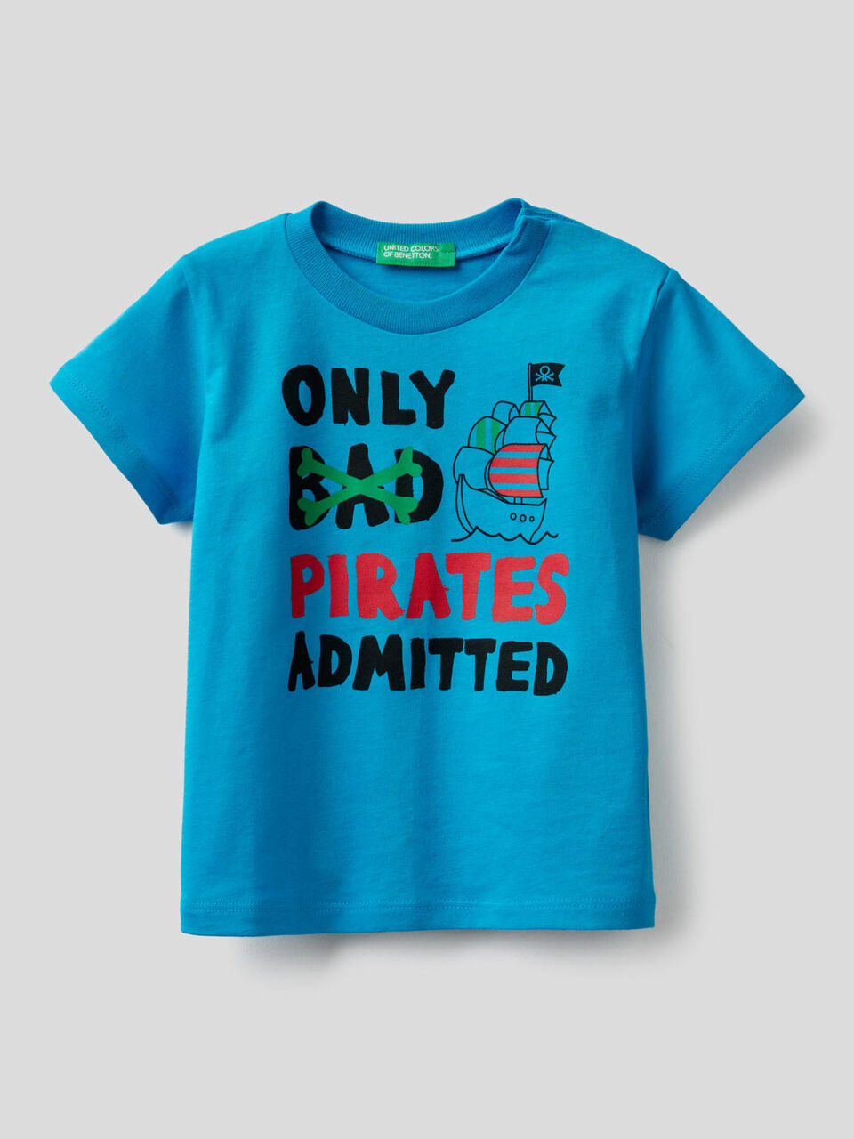 T-shirt in cotone con stampa pirati image number 1