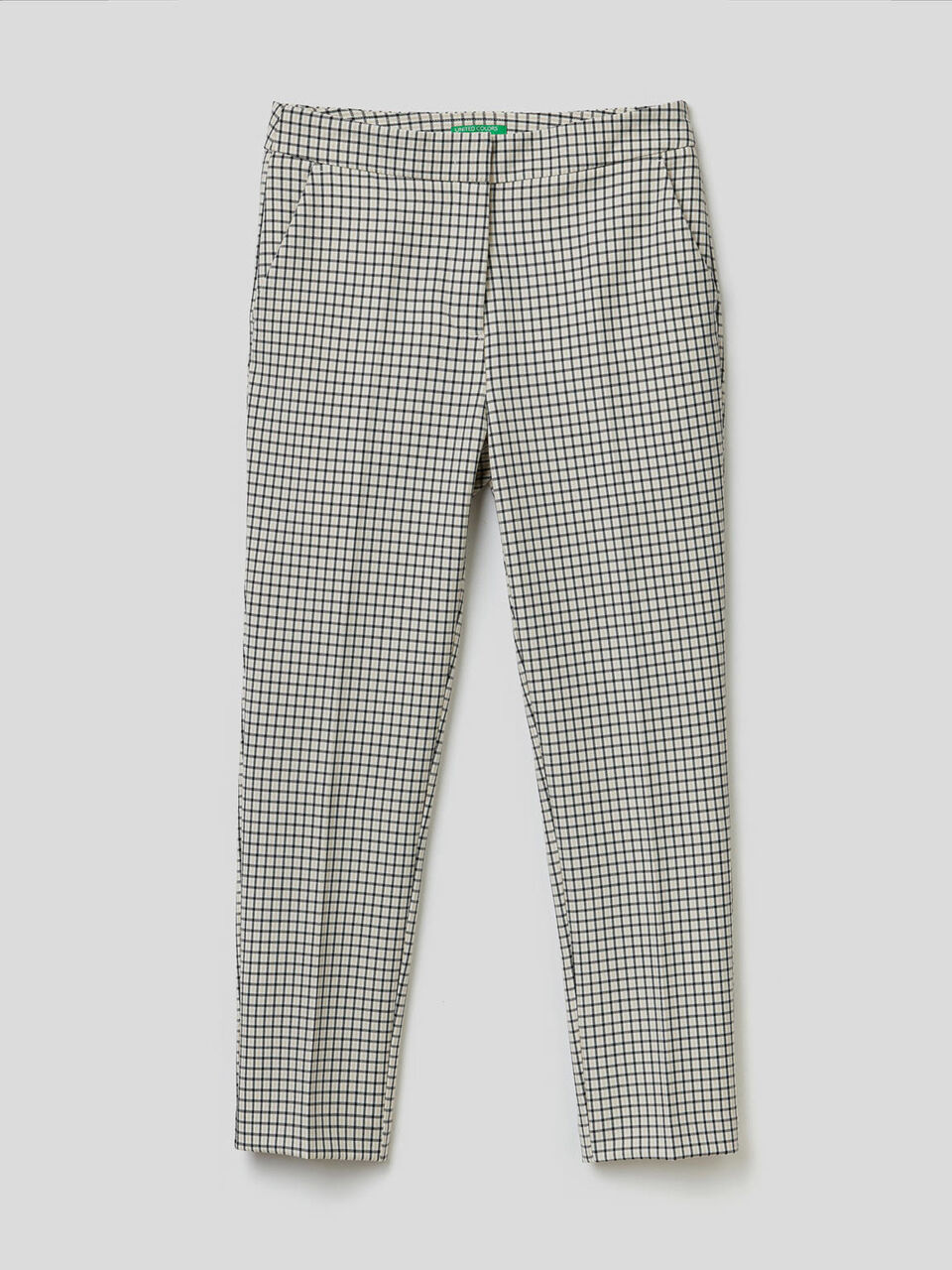 Pantaloni con fantasia a quadri image number 1