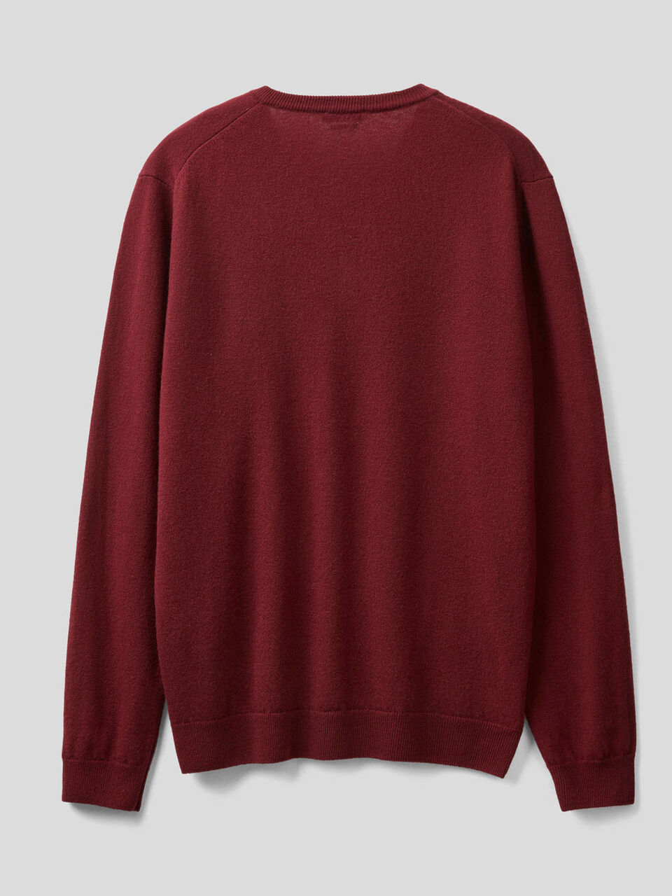 Maglia scollo a V in pura lana vergine image number 2