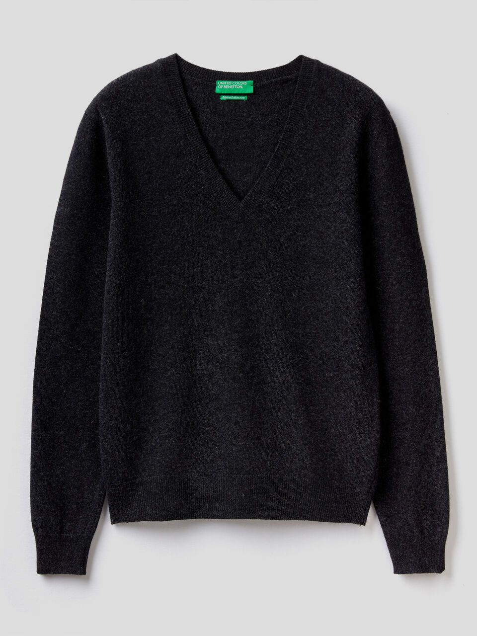 Maglia con scollo a V in pura lana vergine image number 1