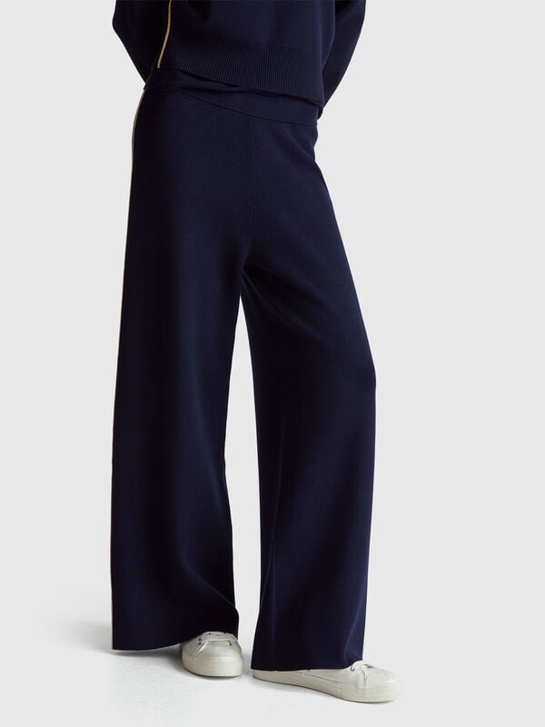 Pantaloni a palazzo in misto viscosa Pantaloni a palazzo in misto viscosa Donna