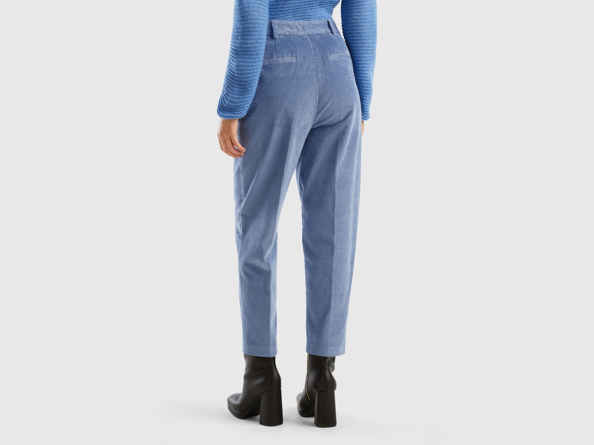 Pantaloni cropped in velluto a coste Celeste Donna Benetton