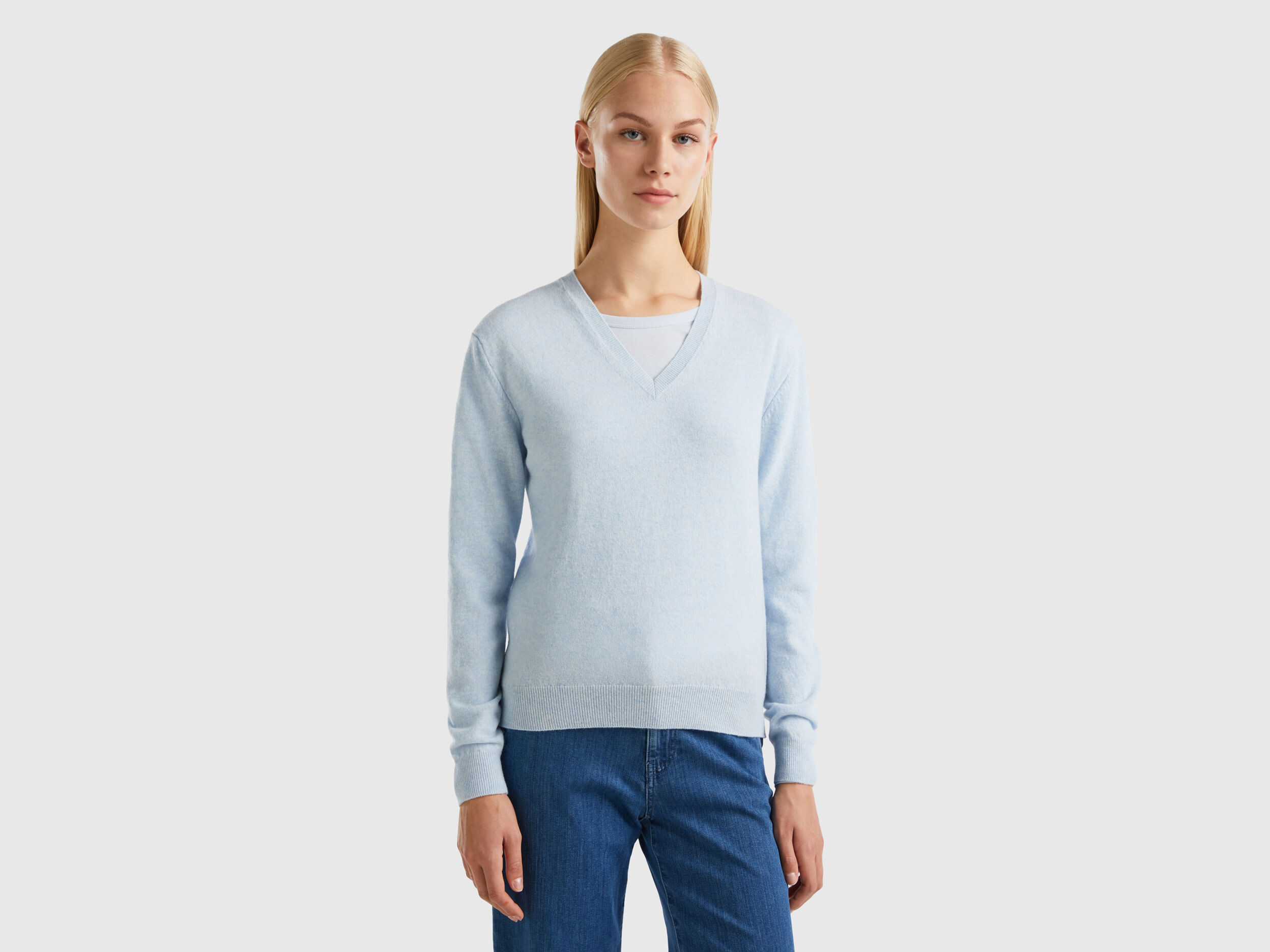 Maglia con scollo a V celeste in pura lana Merino Celeste Donna