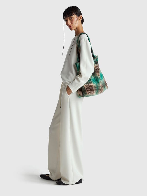 Pantaloni ampi in Modal stretch Pantaloni ampi in Modal stretch Donna