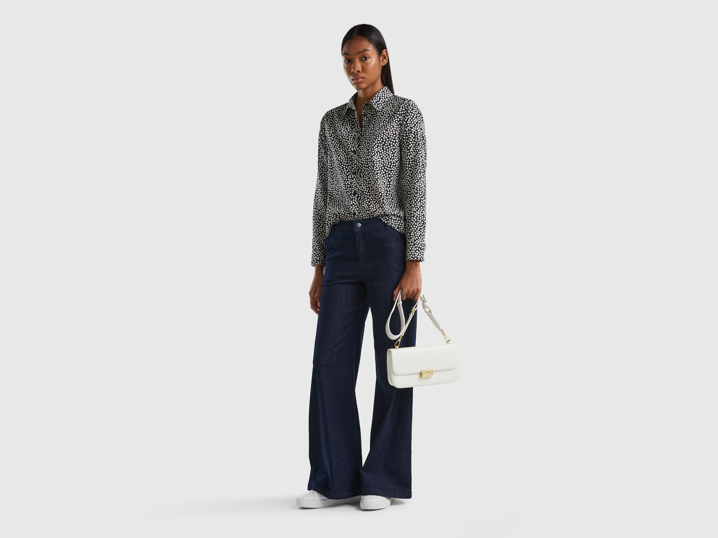 Camicia nera a pois outlet