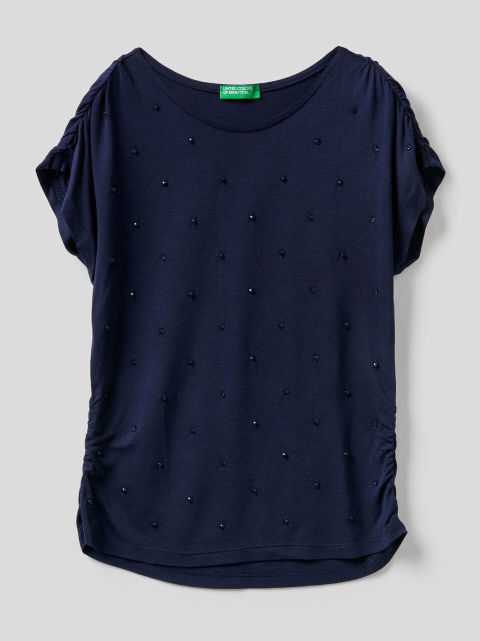 T-shirt con perline ricamate image number 1