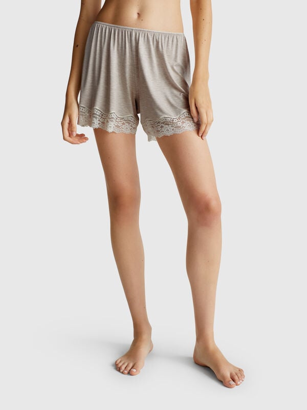 Shorts fluidi con pizzo Donna
