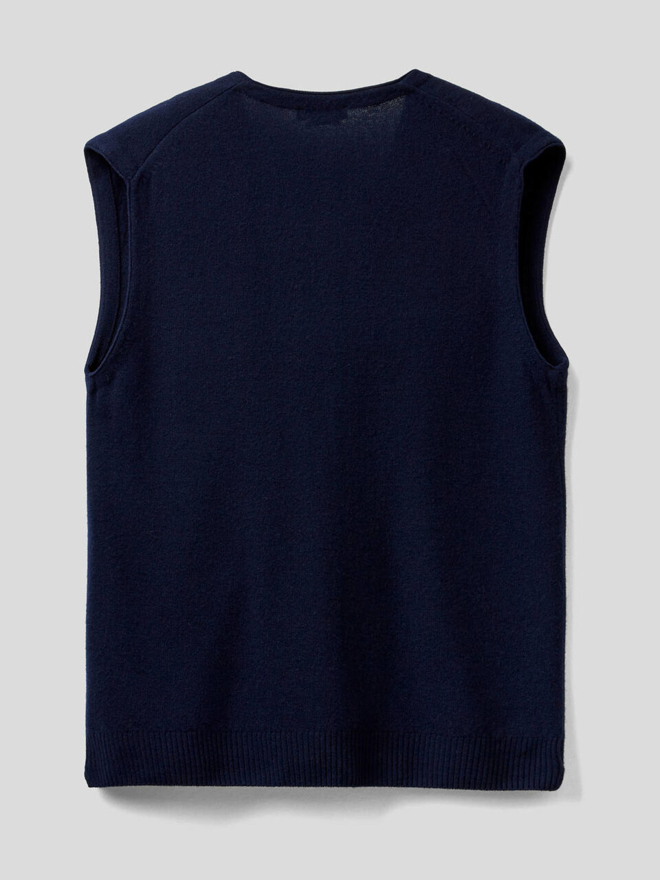Gilet in 100% lana vergine con bottoni image number 2