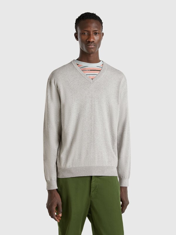Maglia in puro cotone con scollo a V Uomo