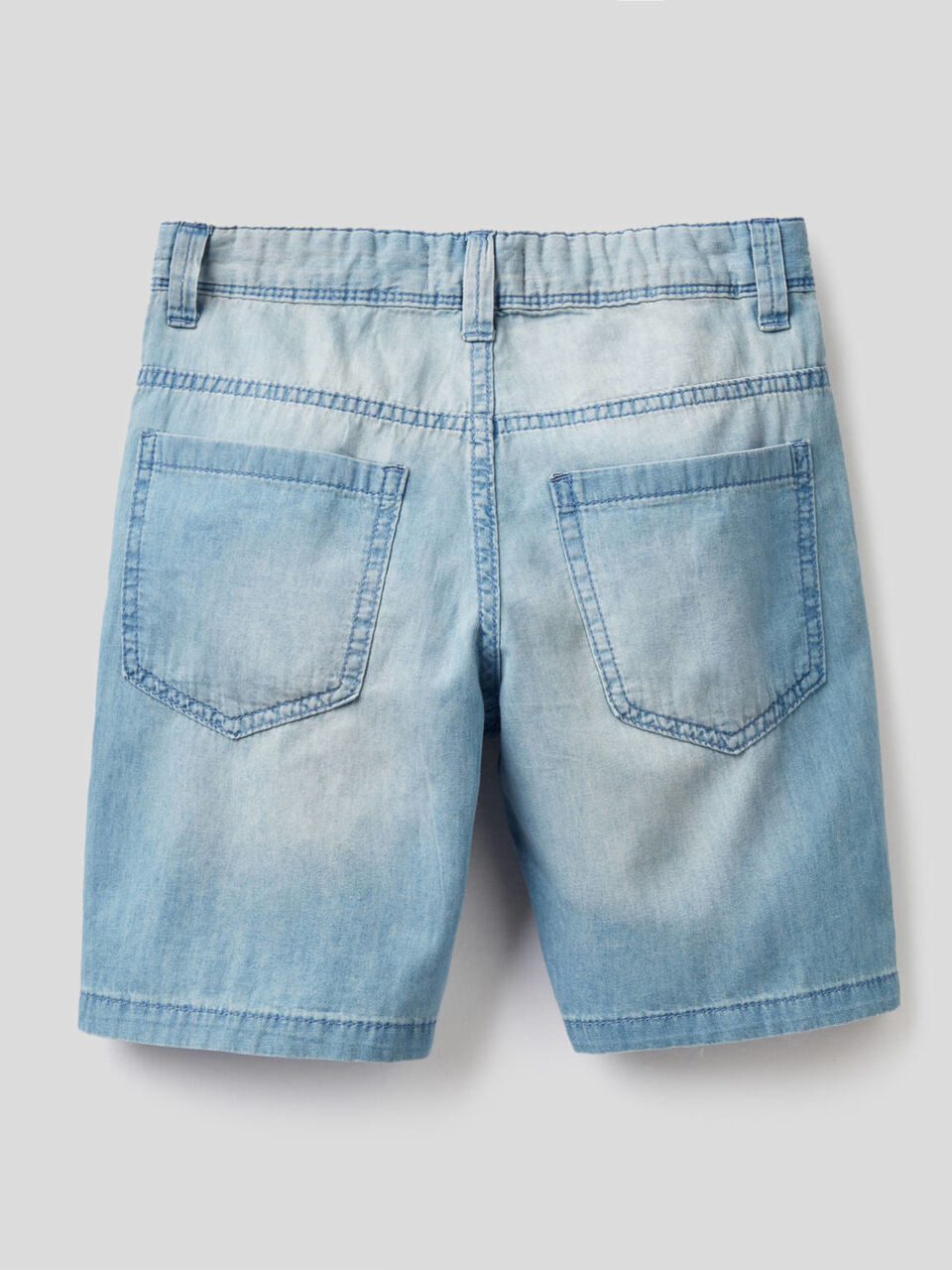 Bermuda in jeans leggero image number 2