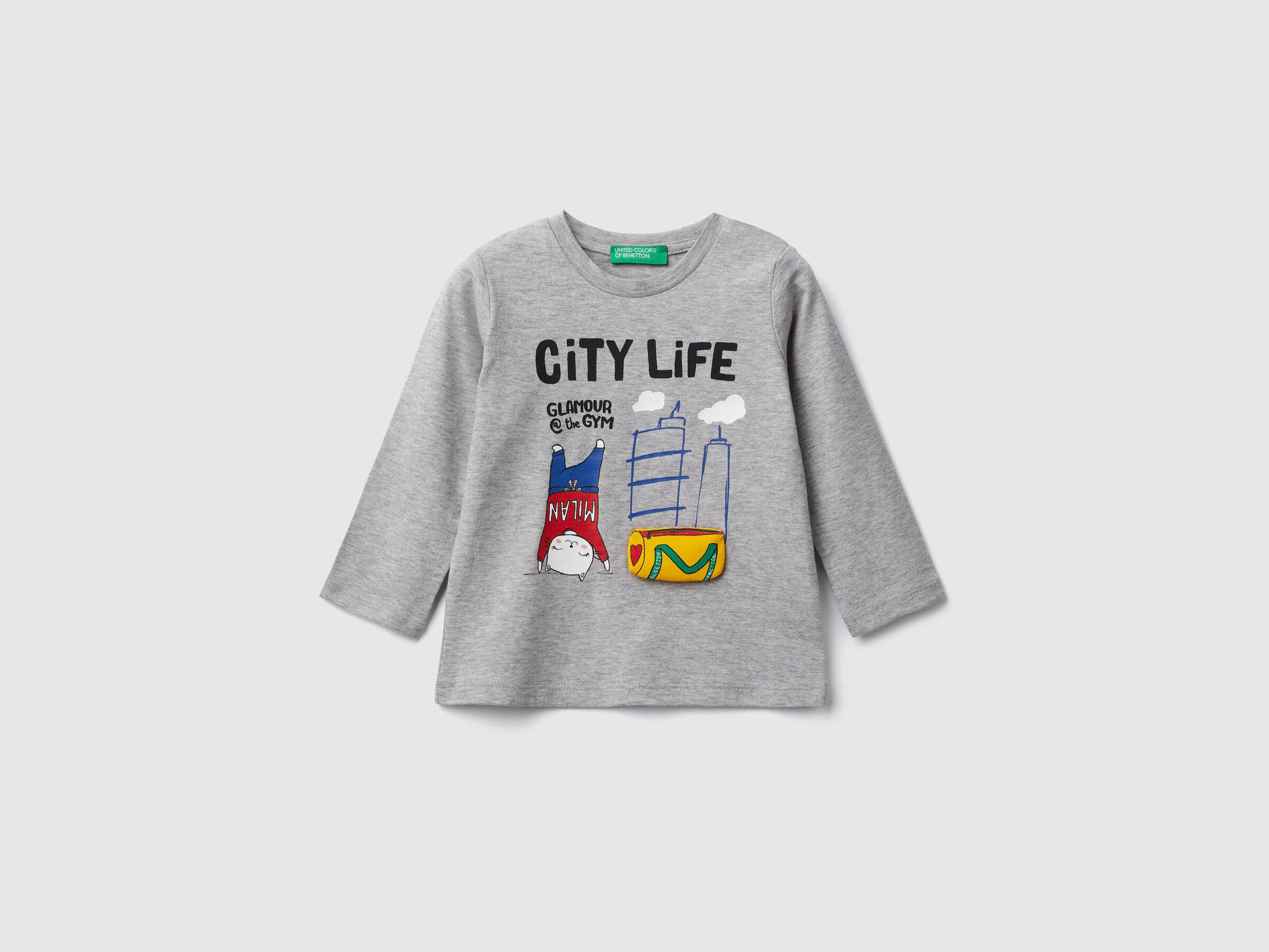 T-shirt con stampa e patch image number null