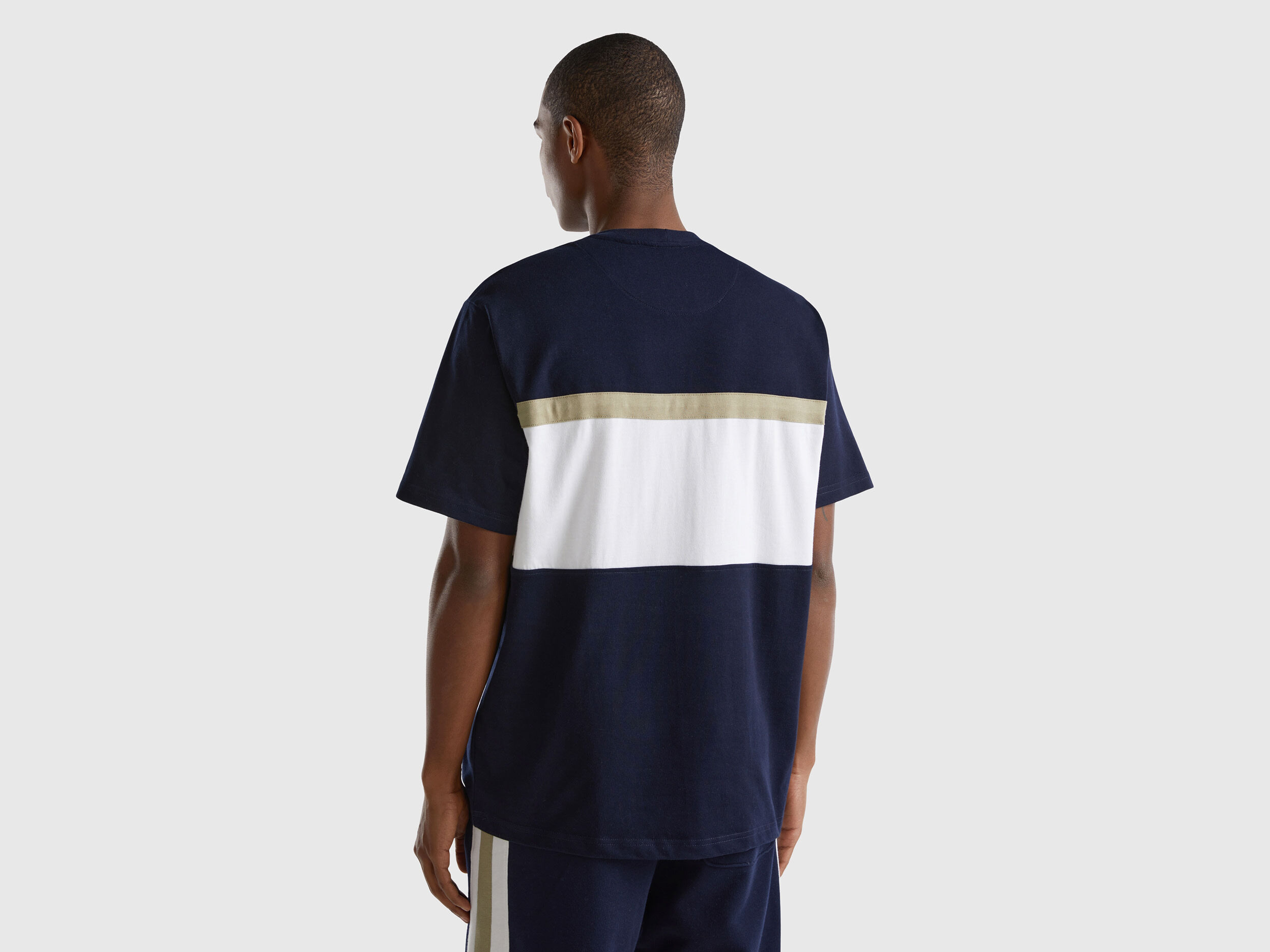 T shirt benetton uomo best sale