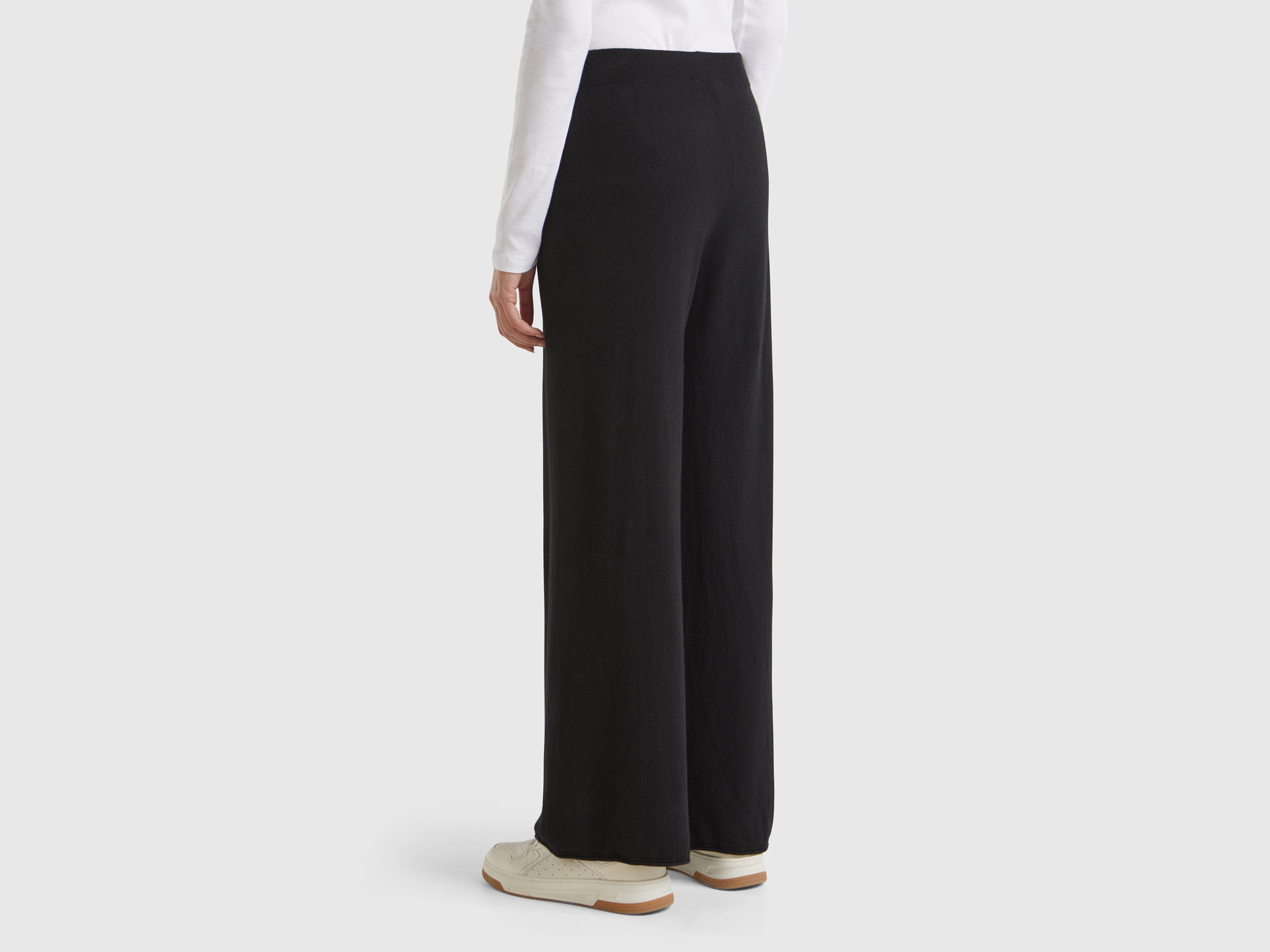 Pantaloni ampi neri in misto lana e cashmere Nero Benetton