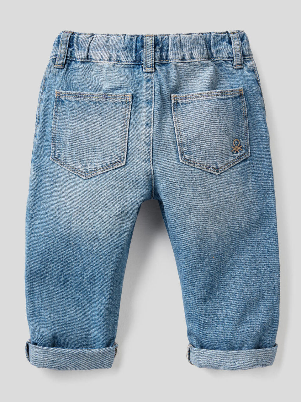 Jeans 100% cotone con maxi tasche image number 2