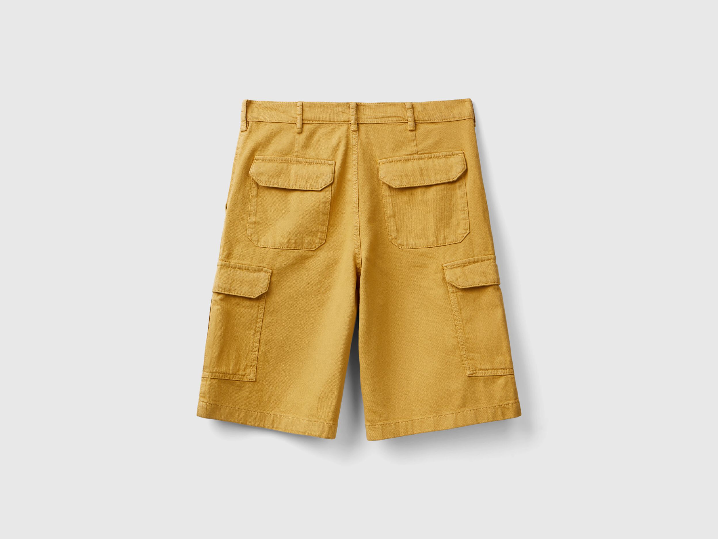 Bermuda uomo benetton best sale