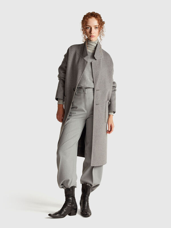 Pantaloni ampi in misto viscosa stretch Pantaloni ampi in misto viscosa stretch Donna