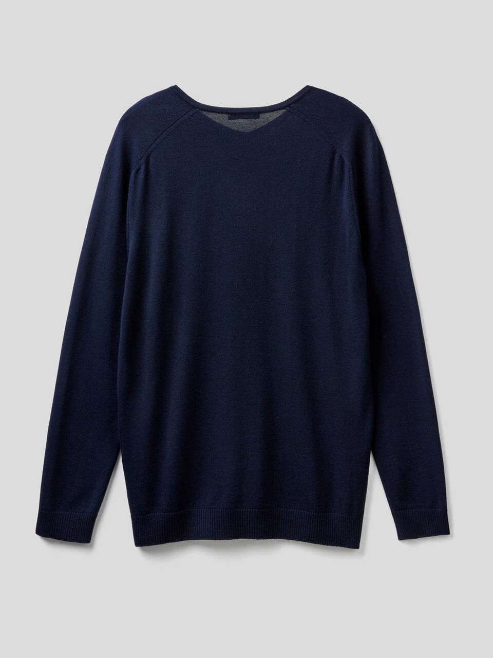 Maglia con scollo a V image number 2