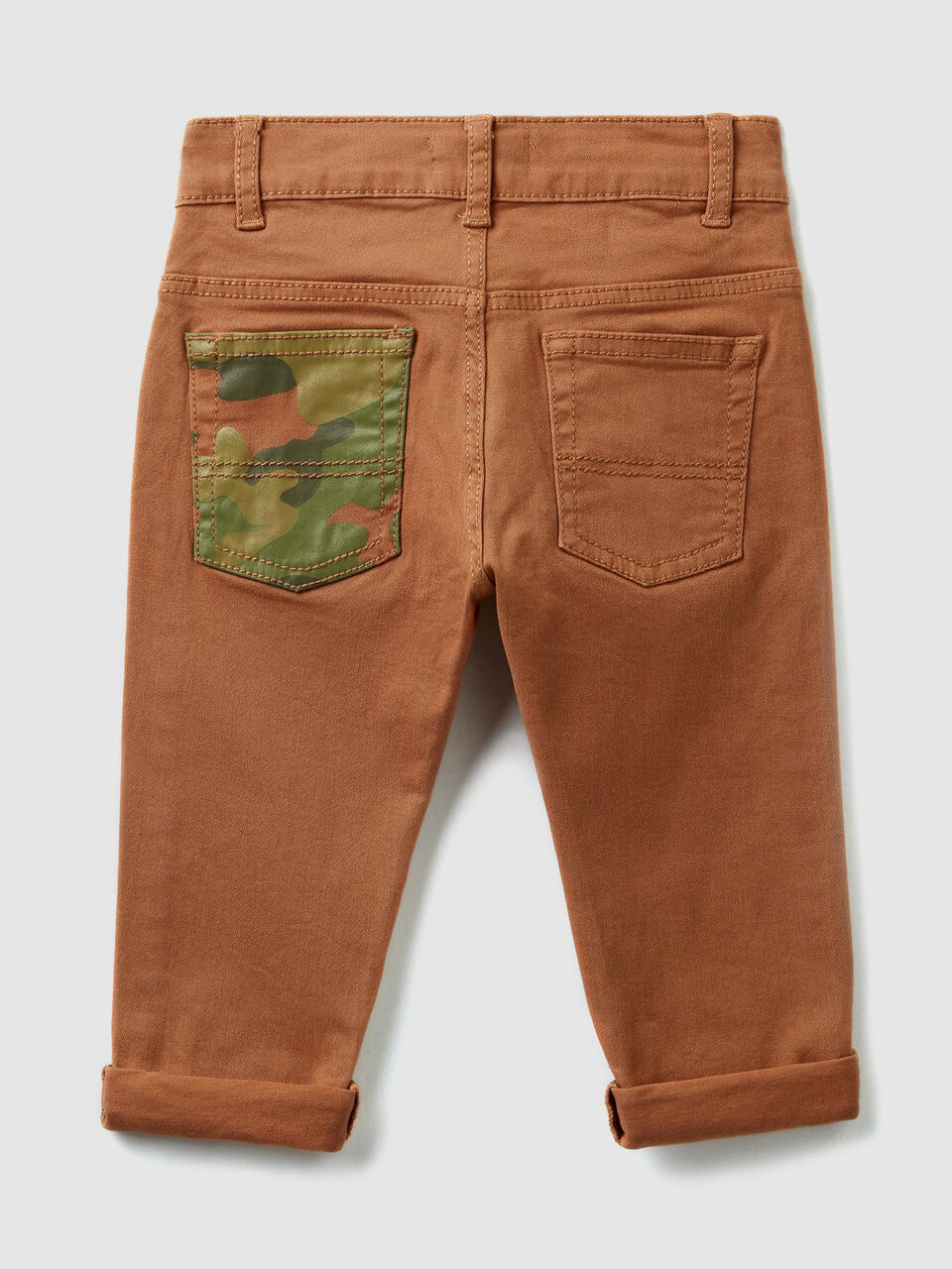 Pantaloni con dettagli fantasia image number 2