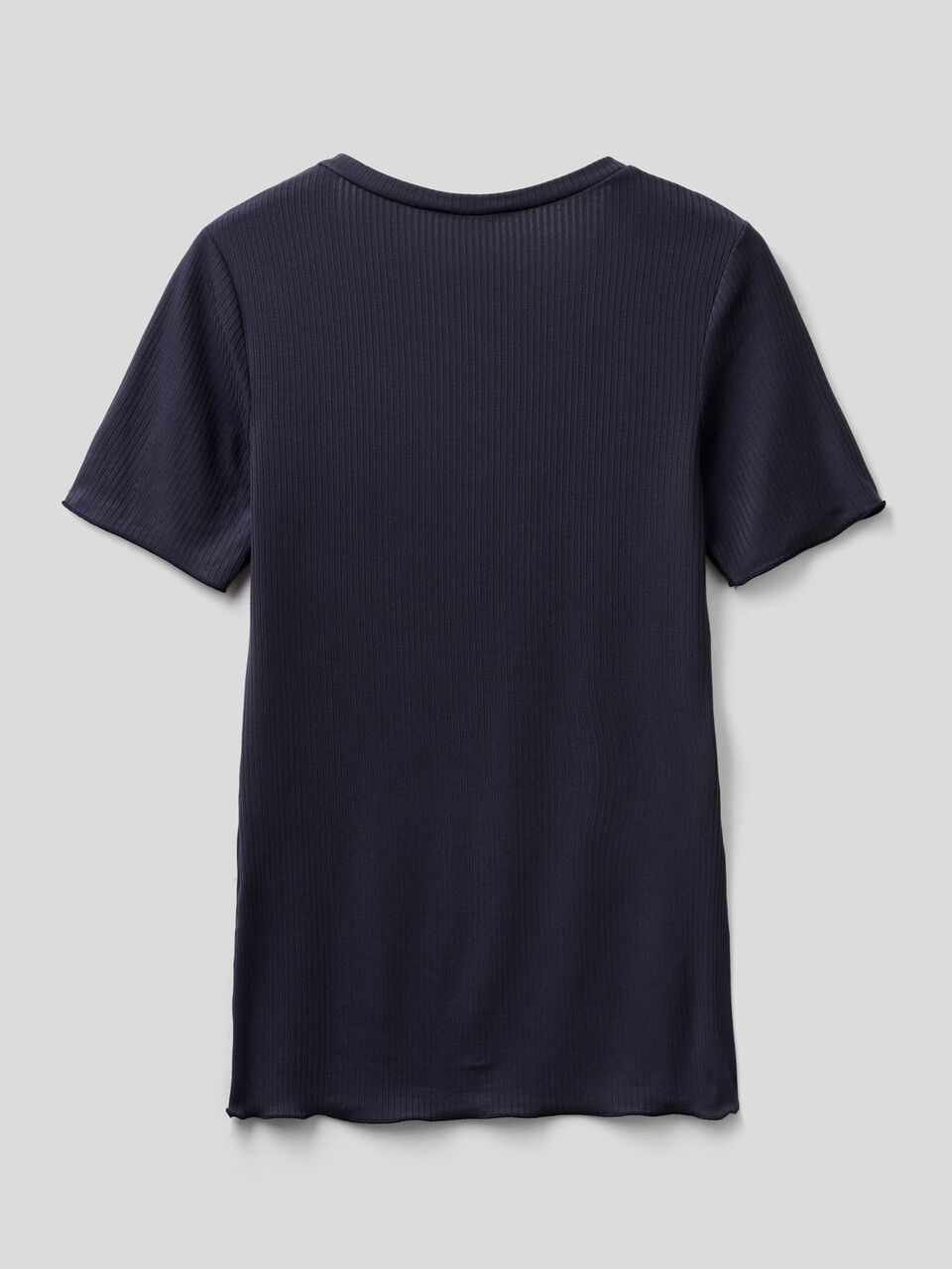 T-shirt scollo a V a costine image number 2