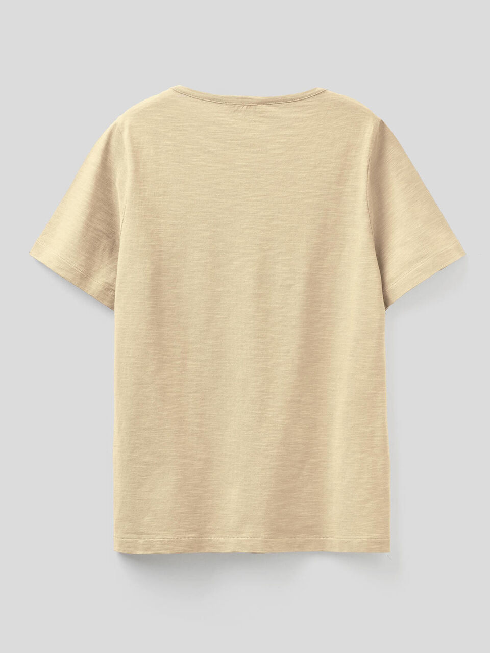 T-shirt tinta unita con taschino image number 2