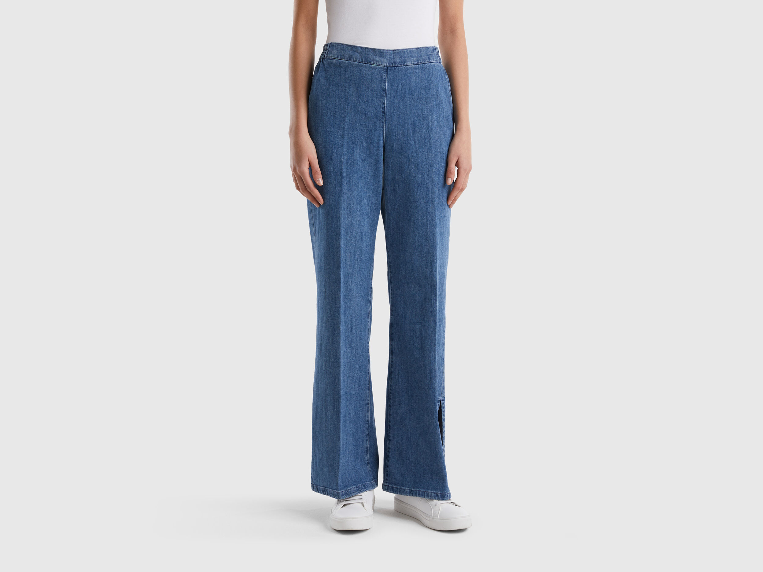 Benetton jeans shop a zampa