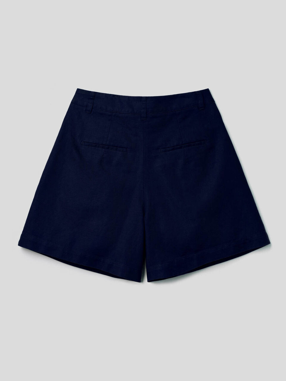 Shorts con gamba ampia in misto lino image number 2