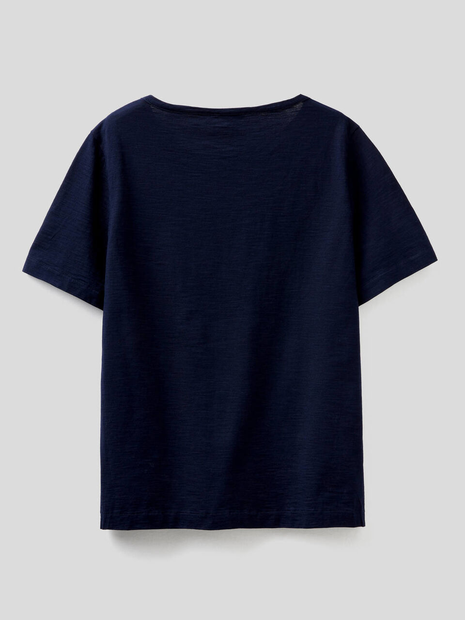 T-shirt tinta unita con taschino image number 2