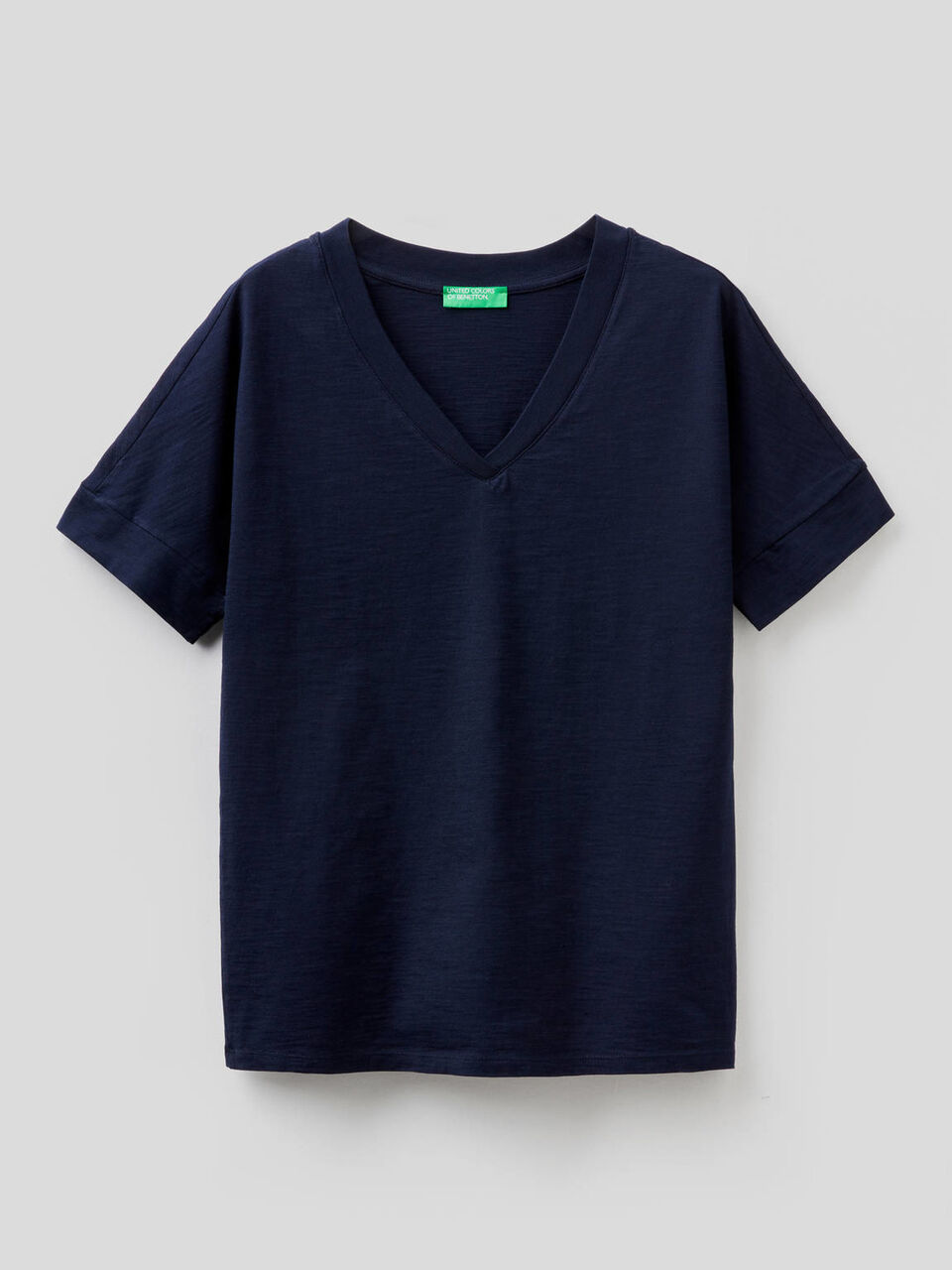 T-shirt con scollo a V 100% cotone image number 1