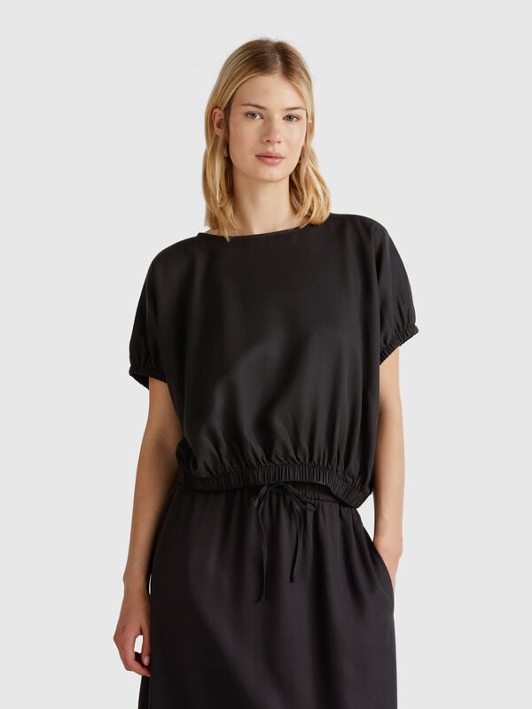 Top cropped Donna