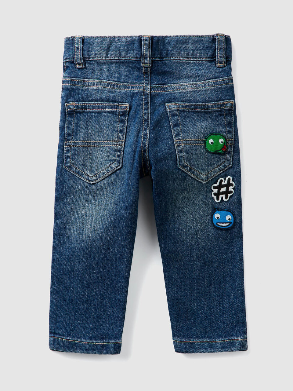 Jeans con applicazioni image number 2