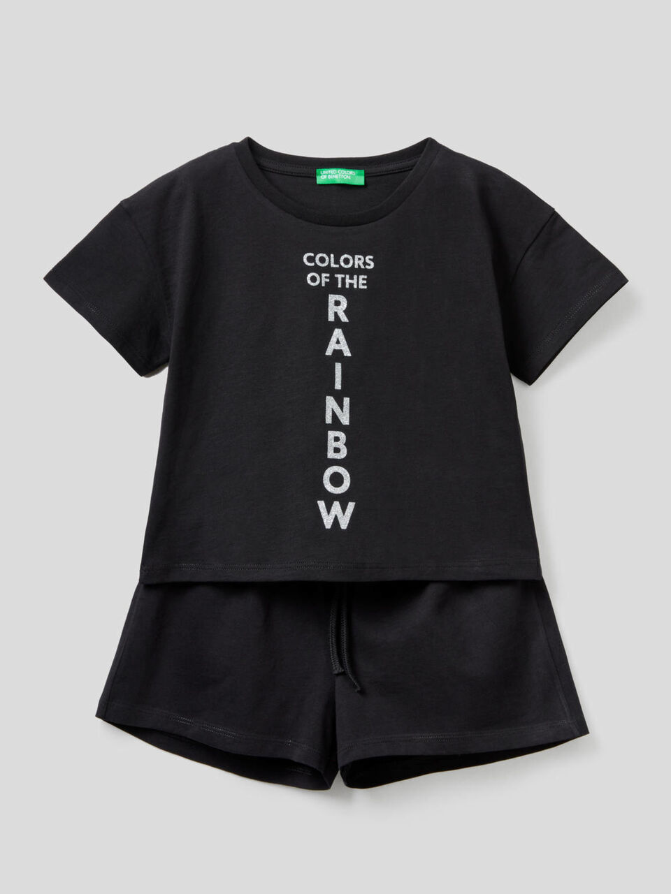 Completo t-shirt e pantaloncini image number 1