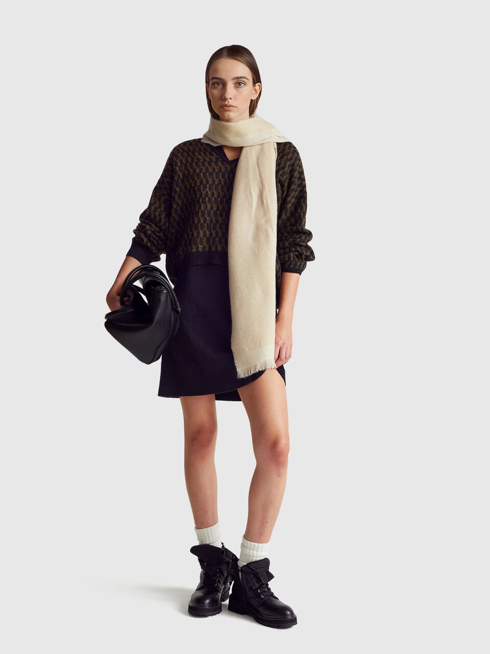 MAGLIA SCOLLO V M/L Donna image number null