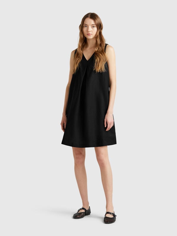 Vestito smanicato in puro lino Donna