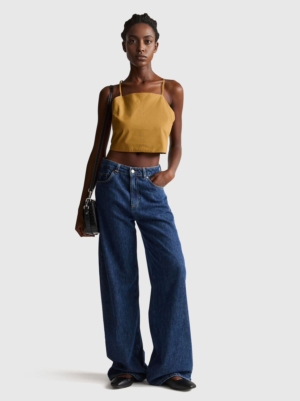 TOP Donna image number null