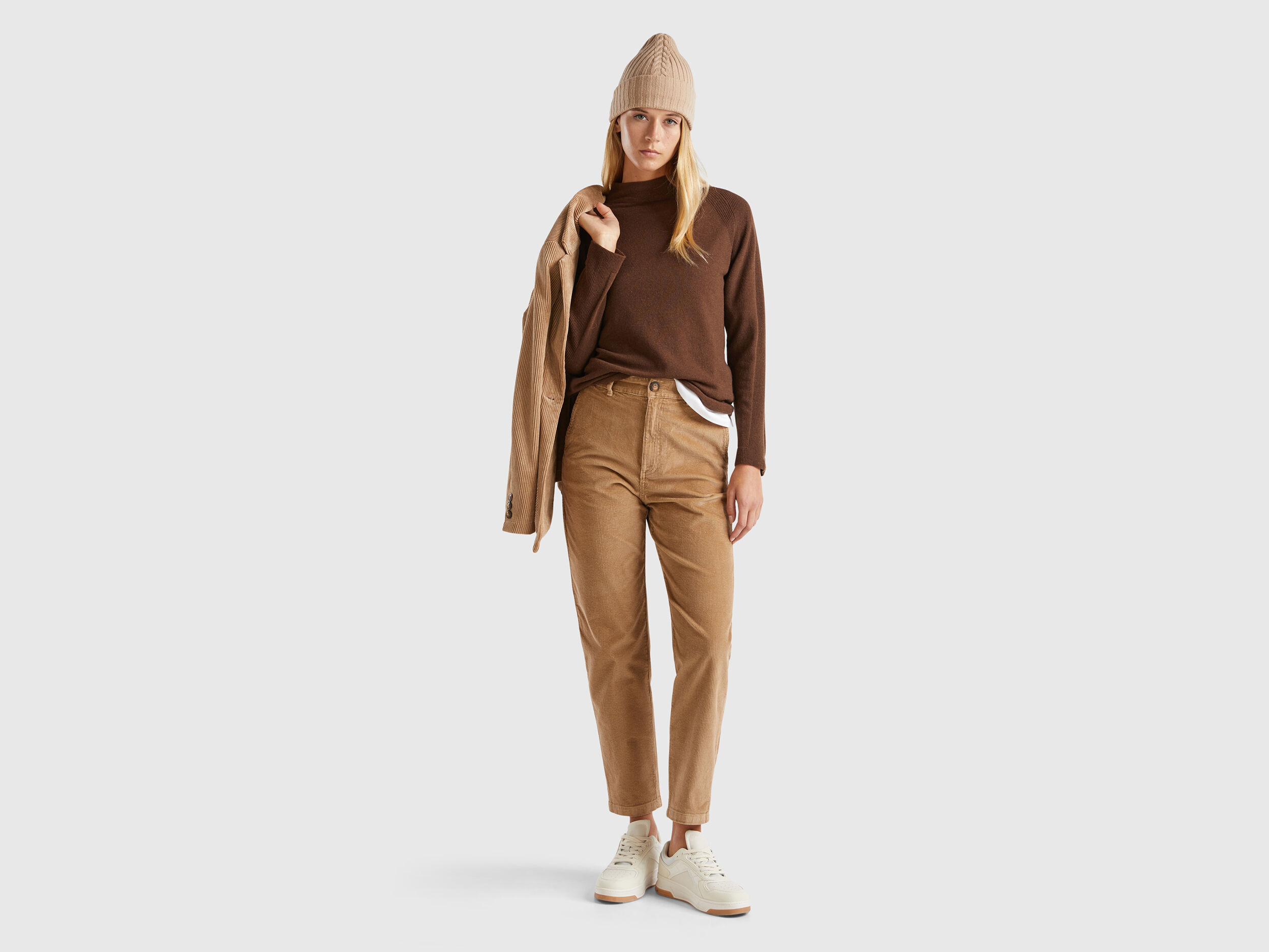 Pantaloni morbidi in velluto a coste Cammello Benetton
