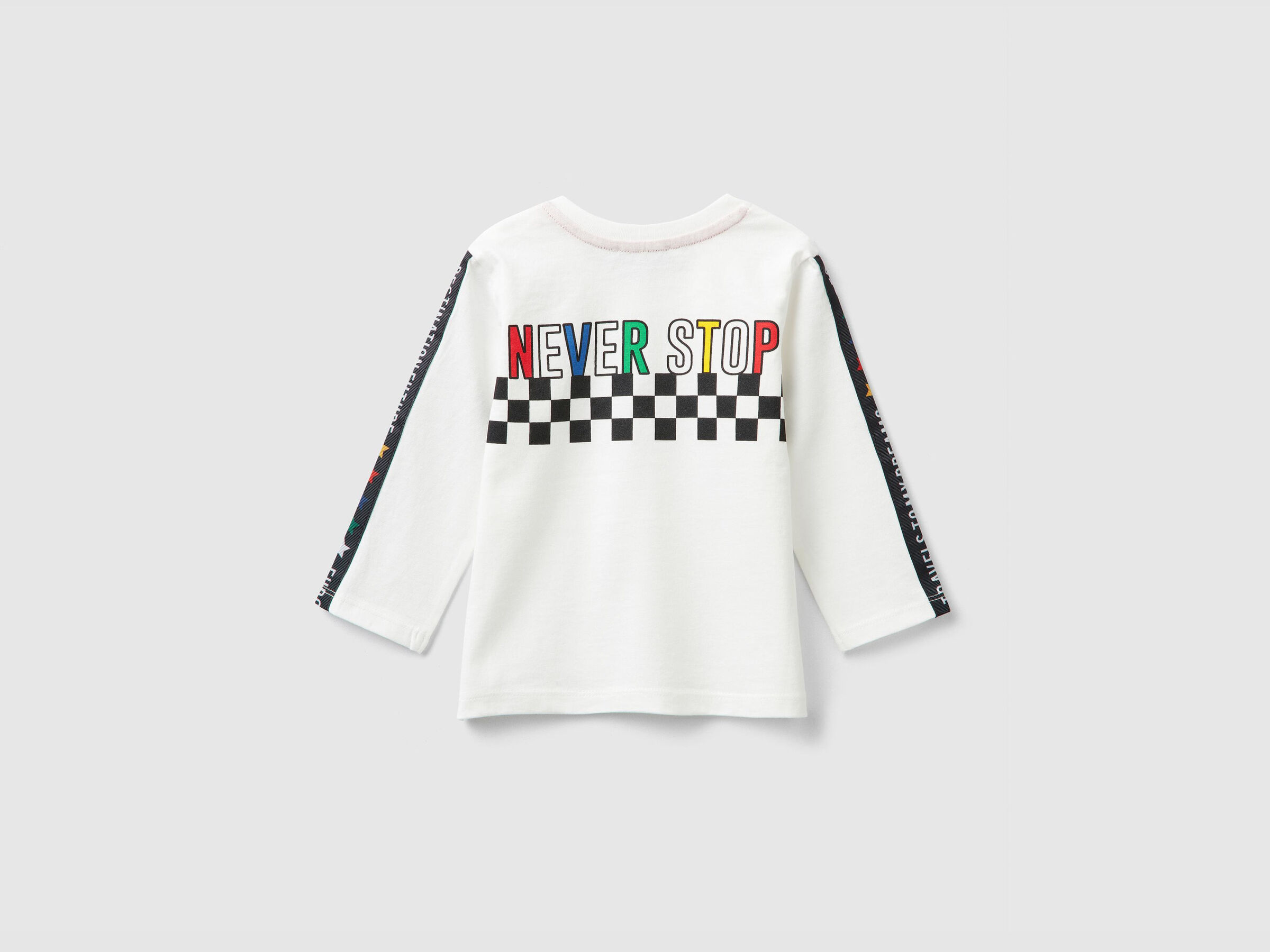 T-shirt con stampa slogan image number null