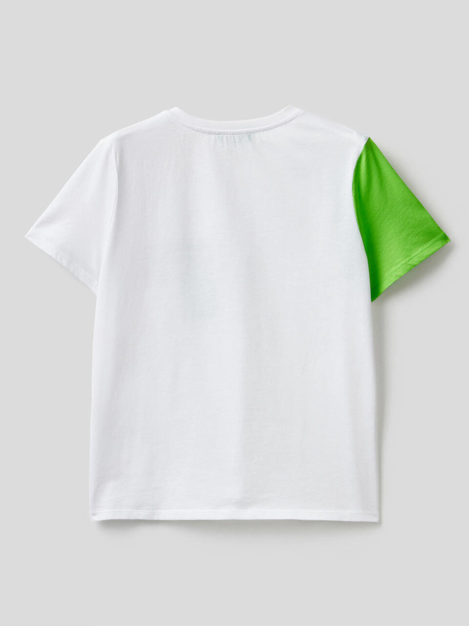 T-shirt con taschino e manica a contrasto image number 2