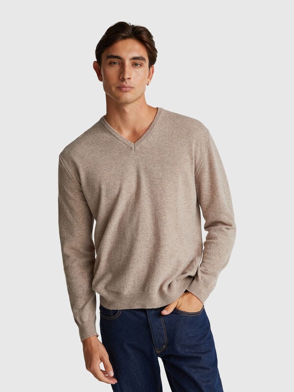 Maglia scollo a V marrone mélange in pura lana Merino Uomo
