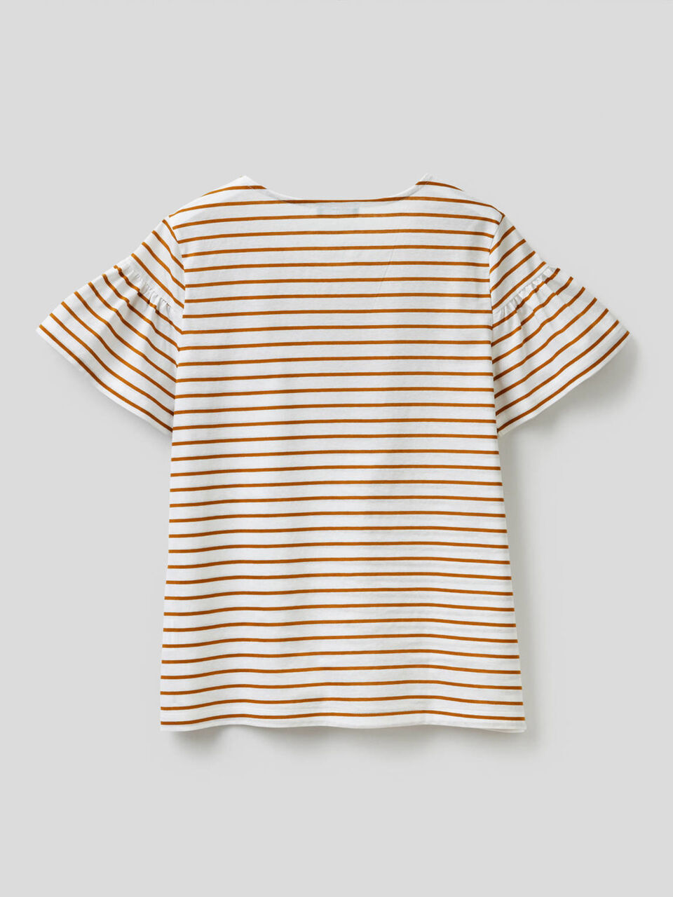 T-shirt a righe con manica arricciata image number 2