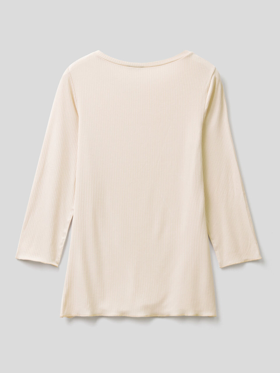 T-shirt con scollo a barchetta image number 2