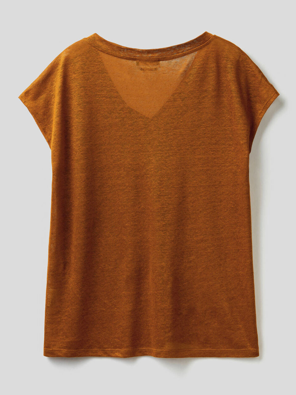 Top con scollo a V in puro lino image number 2