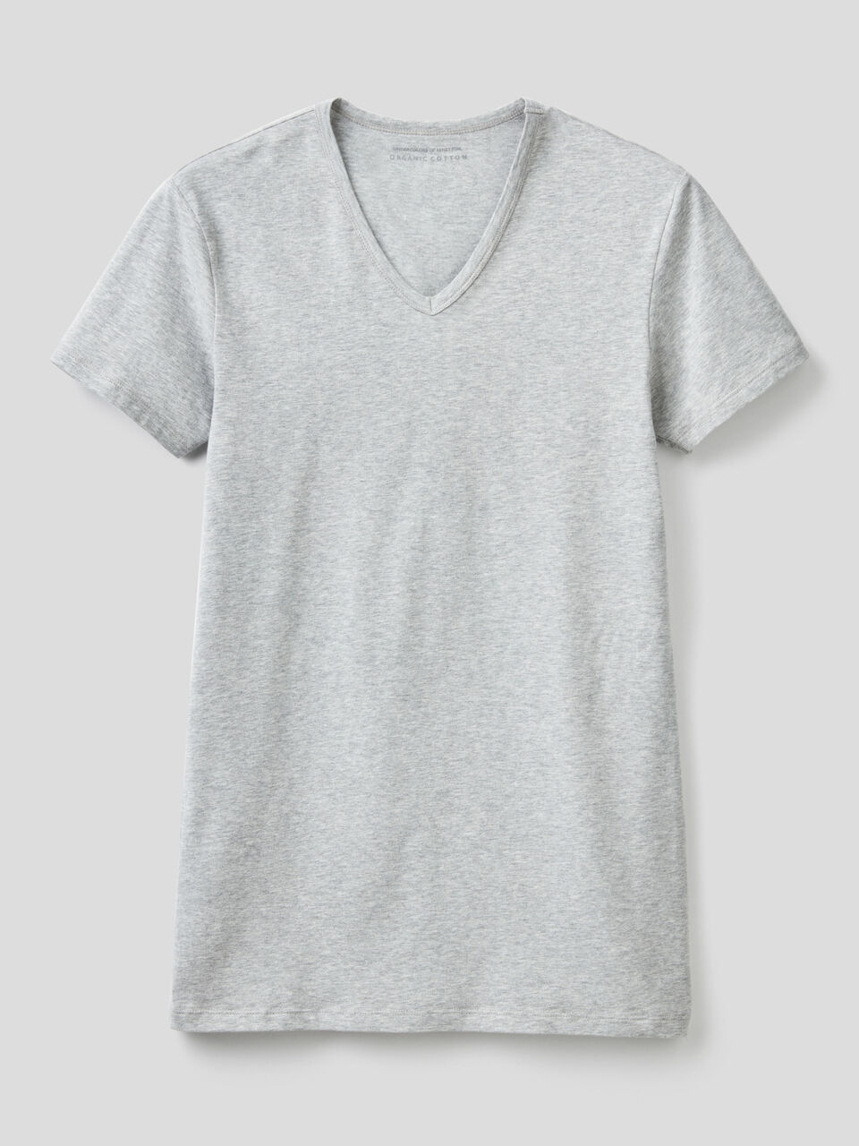 T-shirt basica con scollo a V image number 1