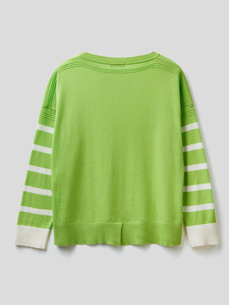 Maglia con spacco sul retro image number null