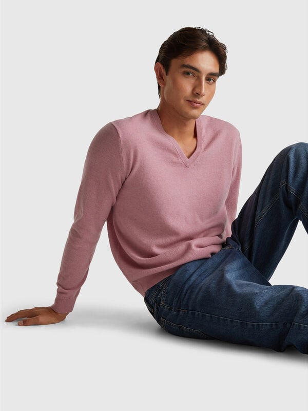 Maglia scollo a V rosa mélange in pura lana Merino Uomo